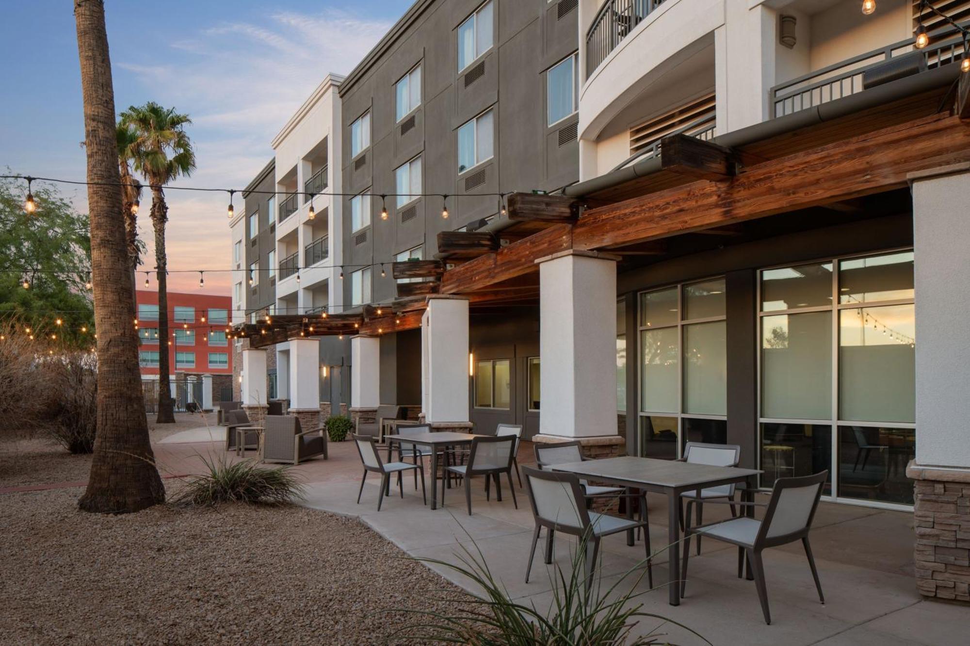 Courtyard By Marriott Phoenix West/Avondale Bagian luar foto